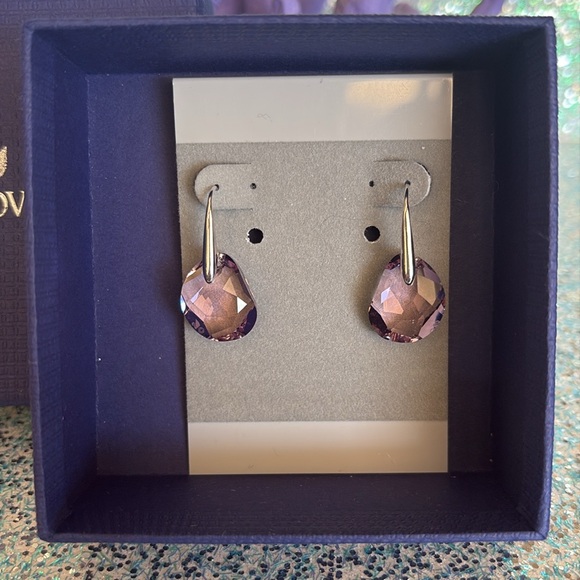 Authentic Swarovski Galet Cut Soft Purple Rhodium Plated Fish Hook Drop Earrings - Picture 13 of 15